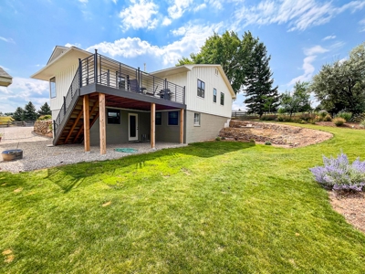 Gorgeous Home With Acreage On Outskirts Of Lewistown - image 47