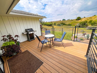 Gorgeous Home With Acreage On Outskirts Of Lewistown - image 49