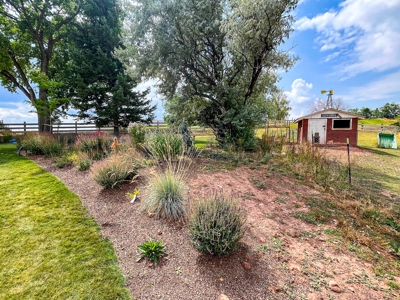 Gorgeous Home With Acreage On Outskirts Of Lewistown - image 42