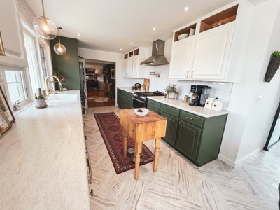 Gorgeous Home With Acreage On Outskirts Of Lewistown - image 21