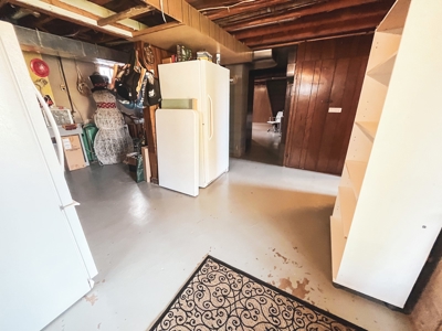 Gorgeous Home With Acreage On Outskirts Of Lewistown - image 33