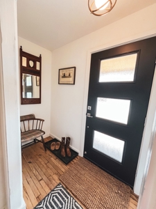Gorgeous Home With Acreage On Outskirts Of Lewistown - image 9