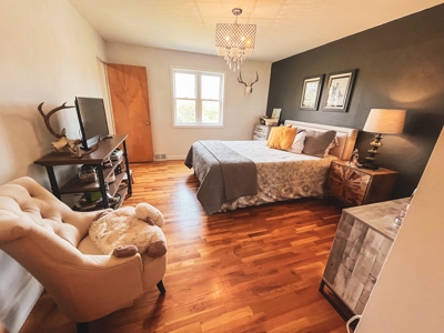 Gorgeous Home With Acreage On Outskirts Of Lewistown - image 15