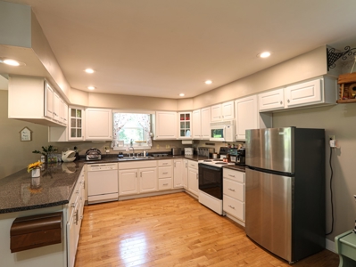 Cumberland Riverfront home for sale in Somerset Kentucky - image 5