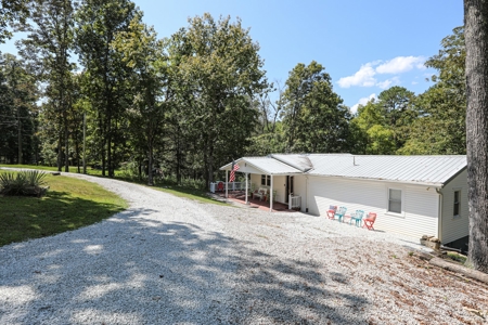 Cumberland Riverfront home for sale in Somerset Kentucky - image 29