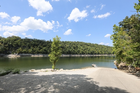 Cumberland Riverfront home for sale in Somerset Kentucky - image 33