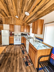 Sto-Away  Rental Business With Laundromat In Hinsdale Mt - image 12