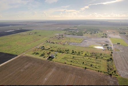 Serene Country Living 3 Bedroom/ 2 Bathroom  in Taft, TX - image 34
