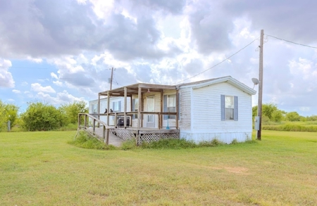 Serene Country Living 3 Bedroom/ 2 Bathroom  in Taft, TX - image 3