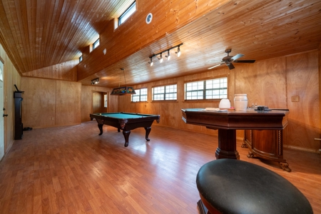 Country Home Located by Lake O' The Pines Avinger TX - image 32