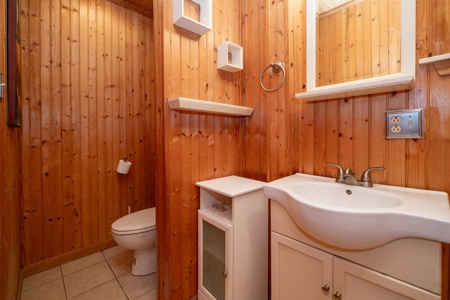 Country Home Located by Lake O' The Pines Avinger TX - image 36