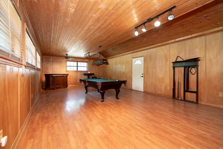 Country Home Located by Lake O' The Pines Avinger TX - image 33