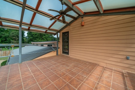 Country Home Located by Lake O' The Pines Avinger TX - image 17