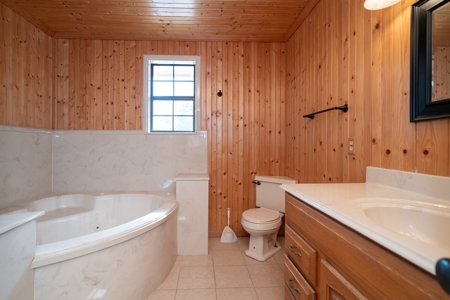 Country Home Located by Lake O' The Pines Avinger TX - image 23