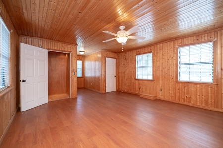 Country Home Located by Lake O' The Pines Avinger TX - image 18