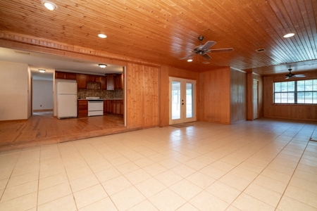 Country Home Located by Lake O' The Pines Avinger TX - image 31
