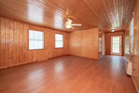 Country Home Located by Lake O' The Pines Avinger TX - image 19