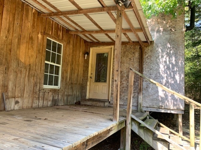 Mountain Springwater Fed Homestead - image 10