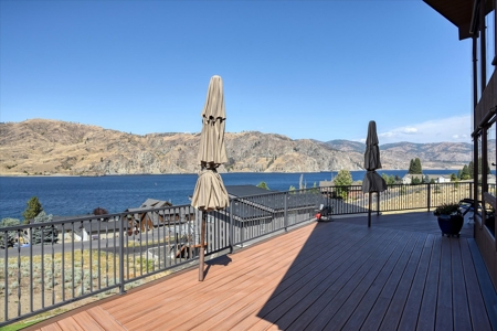 Dream Lake Cabin on Lake Roosevelt in Coveted Hanson Harbor! - image 3