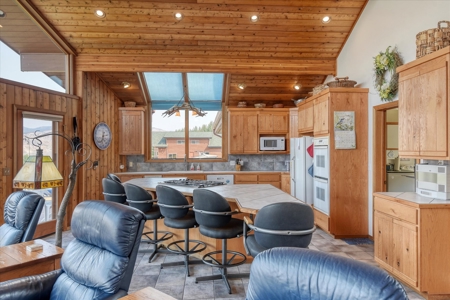Dream Lake Cabin on Lake Roosevelt in Coveted Hanson Harbor! - image 30