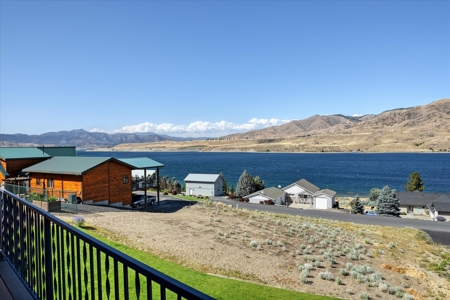 Dream Lake Cabin on Lake Roosevelt in Coveted Hanson Harbor! - image 4