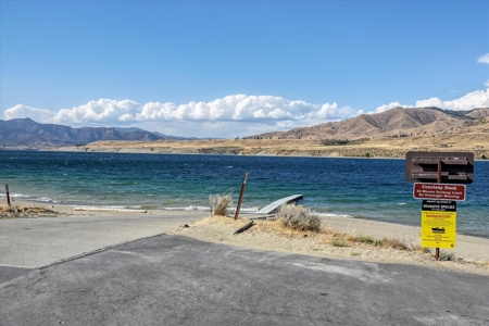 Dream Lake Cabin on Lake Roosevelt in Coveted Hanson Harbor! - image 5