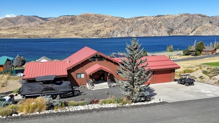 Dream Lake Cabin on Lake Roosevelt in Coveted Hanson Harbor! - image 1