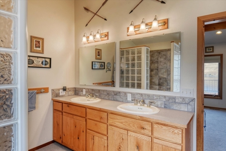 Dream Lake Cabin on Lake Roosevelt in Coveted Hanson Harbor! - image 47