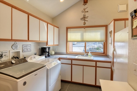 Dream Lake Cabin on Lake Roosevelt in Coveted Hanson Harbor! - image 38