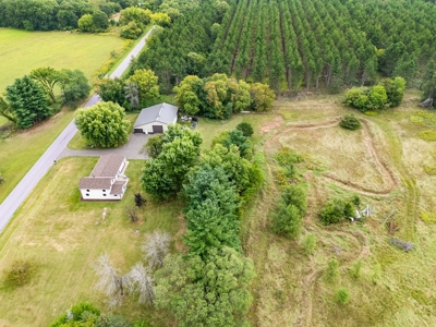 Charming Farmhouse on 3.94 Acres in Portage, Wisconsin - image 29