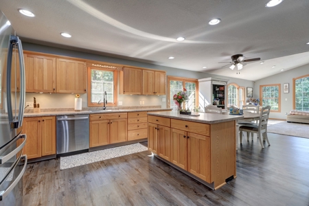 NW IL private home in the woods - image 4