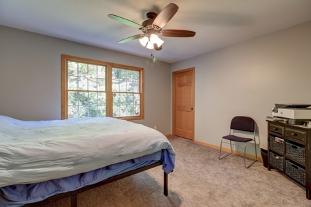NW IL private home in the woods - image 12