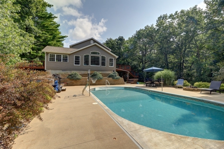 NW IL private home in the woods - image 34