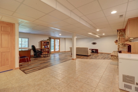 NW IL private home in the woods - image 27