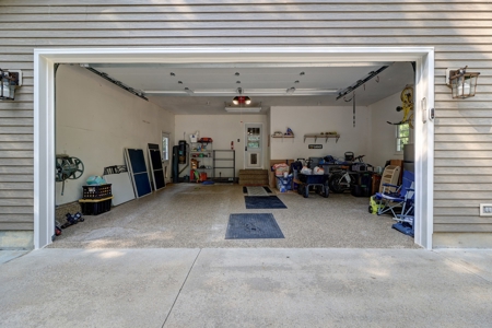NW IL private home in the woods - image 41