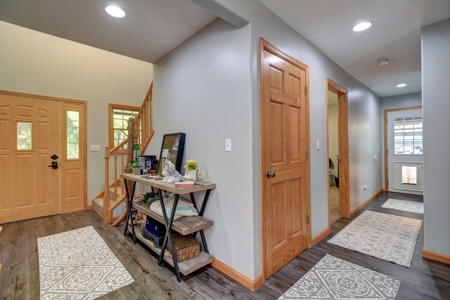 NW IL private home in the woods - image 16