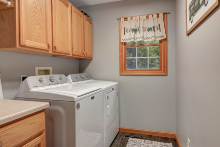 NW IL private home in the woods - image 15