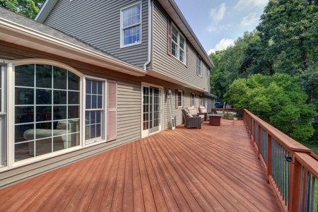 NW IL private home in the woods - image 37
