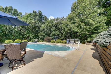 NW IL private home in the woods - image 35