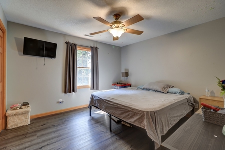NW IL private home in the woods - image 22