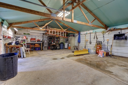 NW IL private home in the woods - image 45