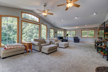 NW IL private home in the woods - image 9