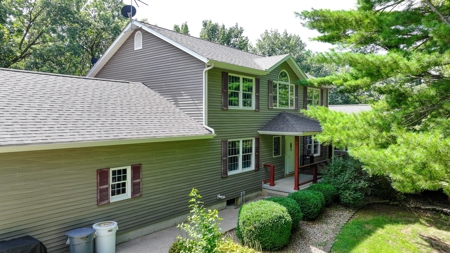 NW IL private home in the woods - image 1