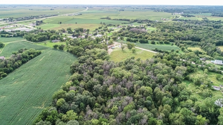 10.46 Buildable Acres on Hard Surface - Anamosa / Fairview - image 1