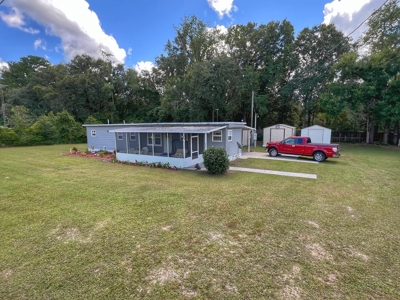 Home for Sale in Trenton, FL - image 1