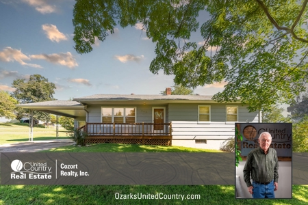 Home in Town for Sale in Mammoth Springs Arkansas - image 2