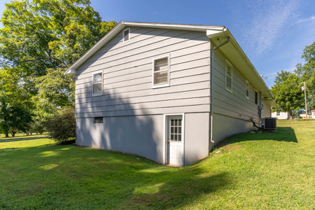 Home in Town for Sale in Mammoth Springs Arkansas - image 4