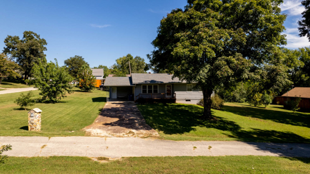 Home in Town for Sale in Mammoth Springs Arkansas - image 14