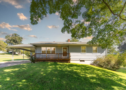 Home in Town for Sale in Mammoth Springs Arkansas - image 7