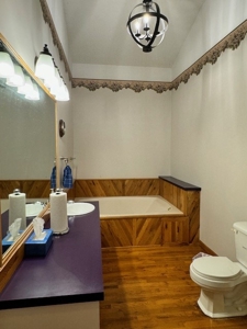 Home & 3 Acres In Hamilton Mo For Sale - image 9